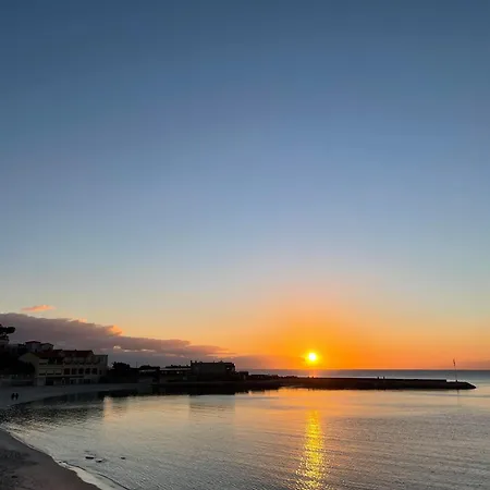 Apartment Proche Gare Et Port, Vue Mer, Clim Et Parking Bandol